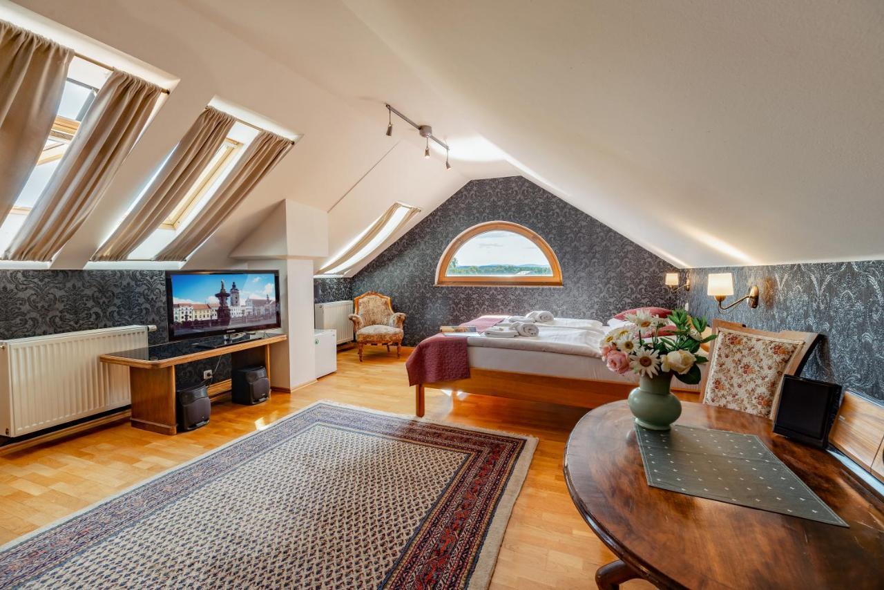 Hotel Klika Ceske Budejovice Esterno foto