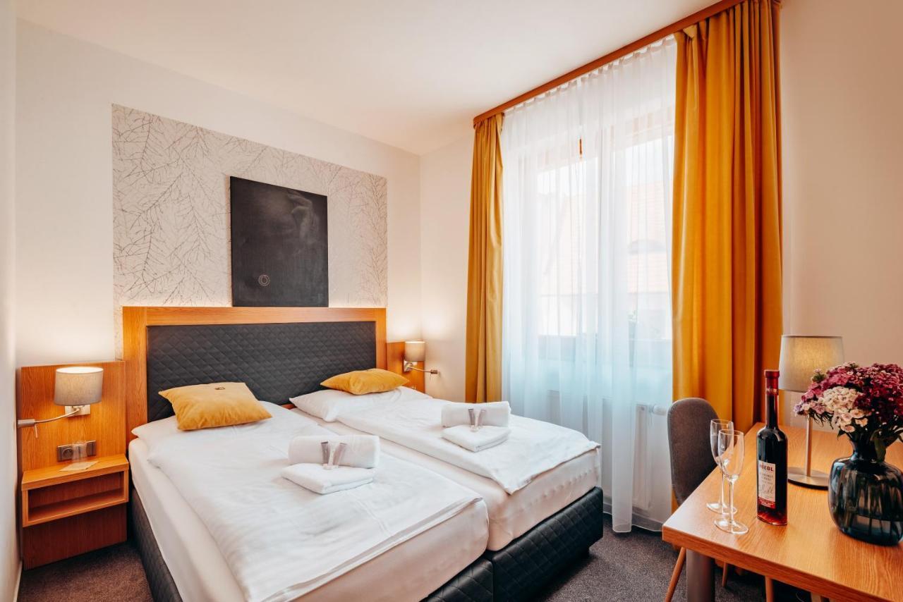 Hotel Klika Ceske Budejovice Esterno foto