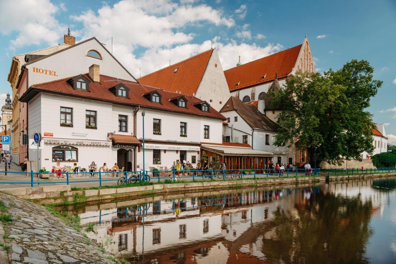 Hotel Klika Ceske Budejovice Esterno foto