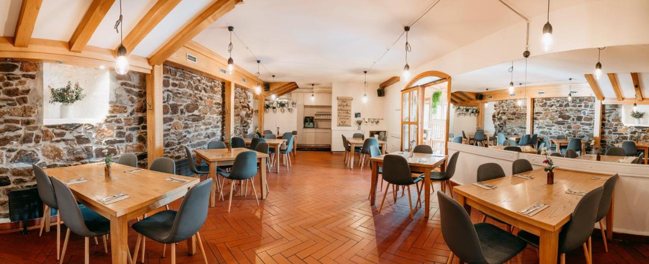 Hotel Klika Ceske Budejovice Esterno foto