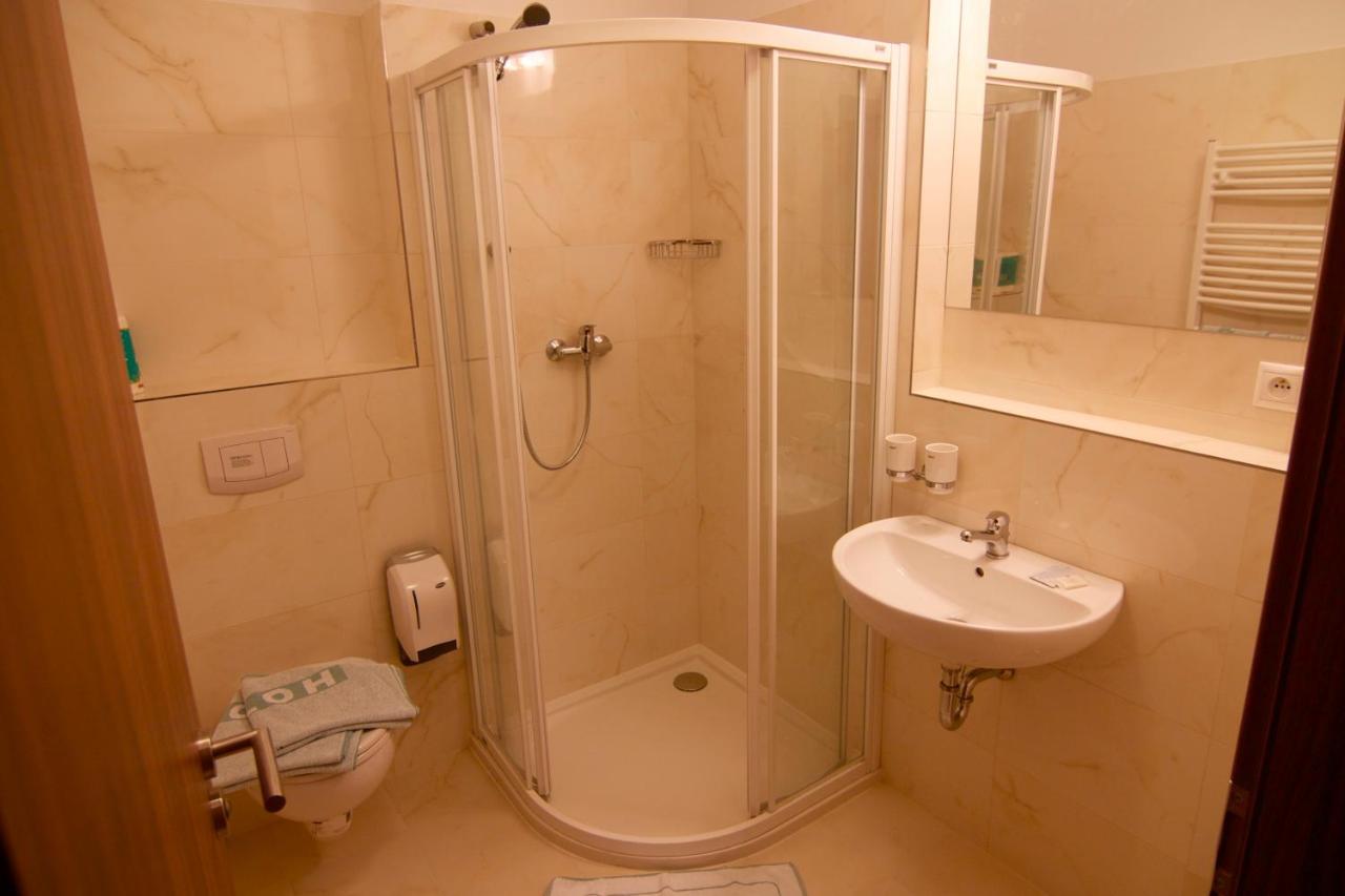 Hotel Klika Ceske Budejovice Esterno foto