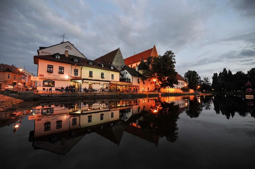 Hotel Klika Ceske Budejovice Esterno foto