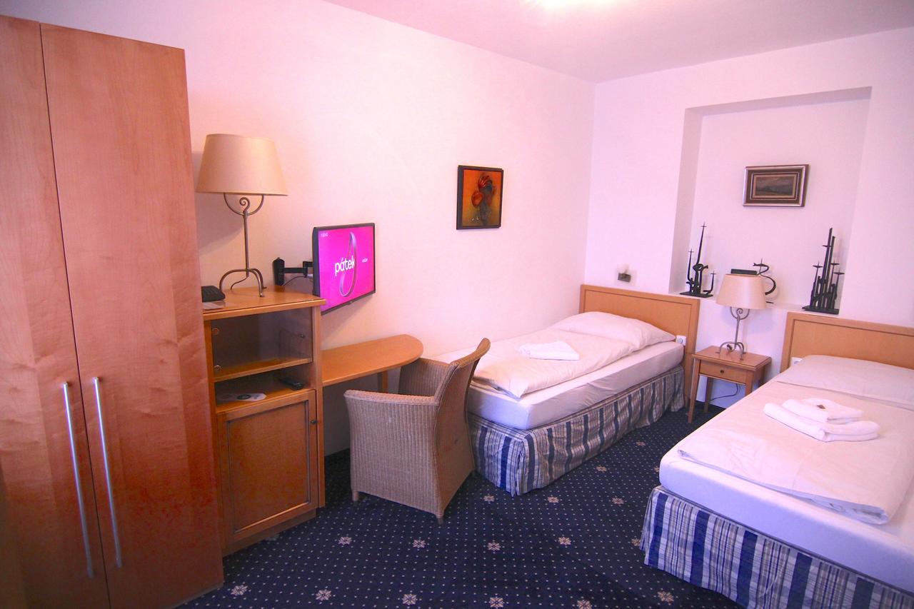 Hotel Klika Ceske Budejovice Esterno foto