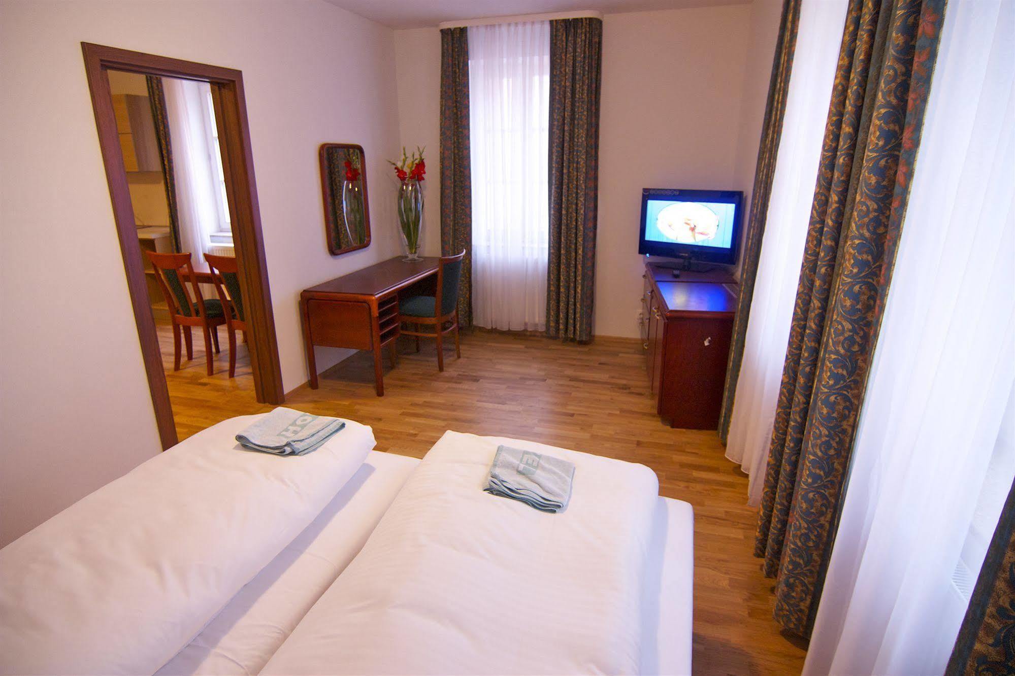 Hotel Klika Ceske Budejovice Esterno foto