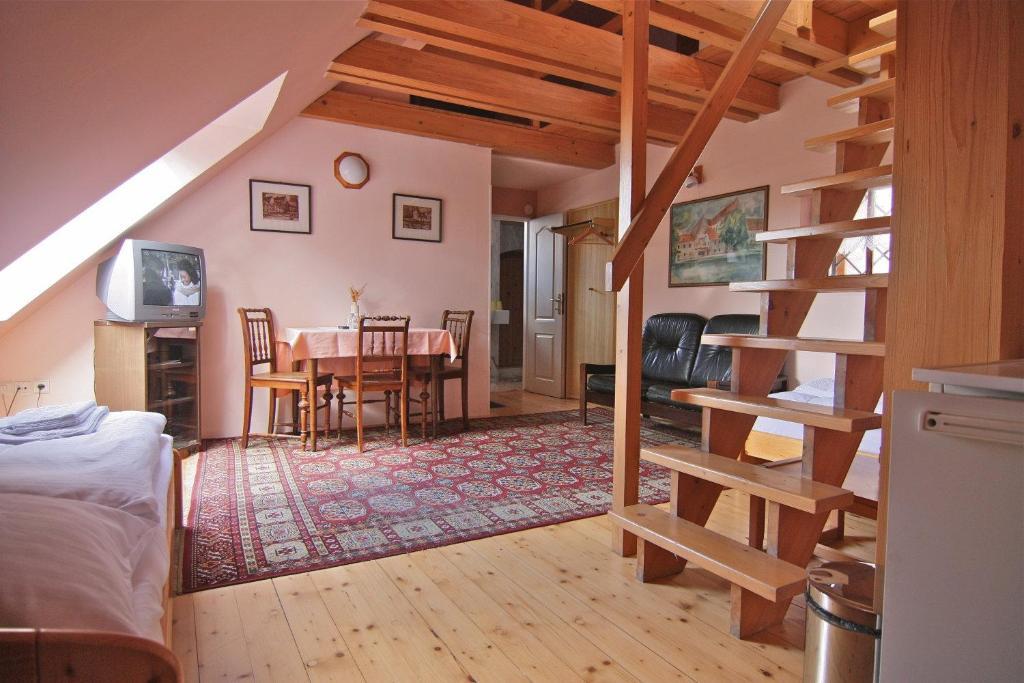 Hotel Klika Ceske Budejovice Esterno foto