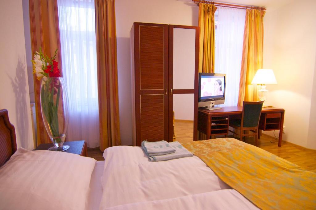 Hotel Klika Ceske Budejovice Esterno foto